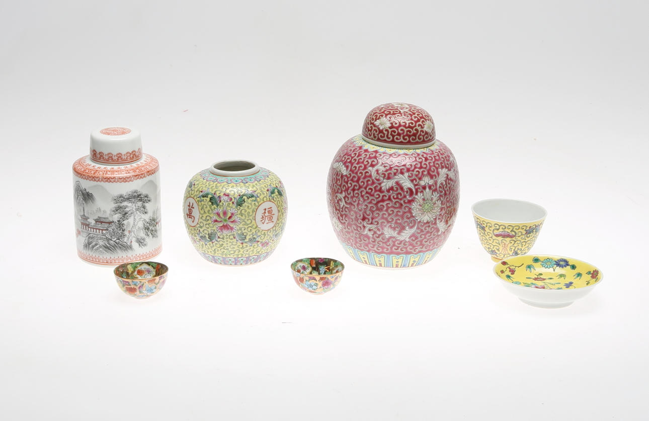 LOCKURNOR samt SKÅLAR, 7 delar, porslin, Kina.