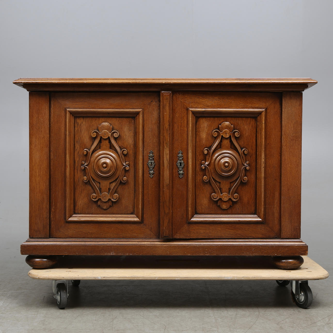 SIDEBOARD, nyrenässans, omkring 1900.