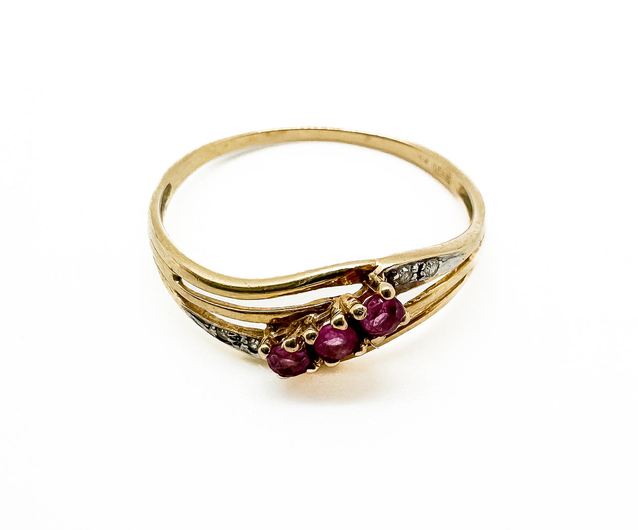Ring 18k Gold. Diamonds and Pink Sapphires.