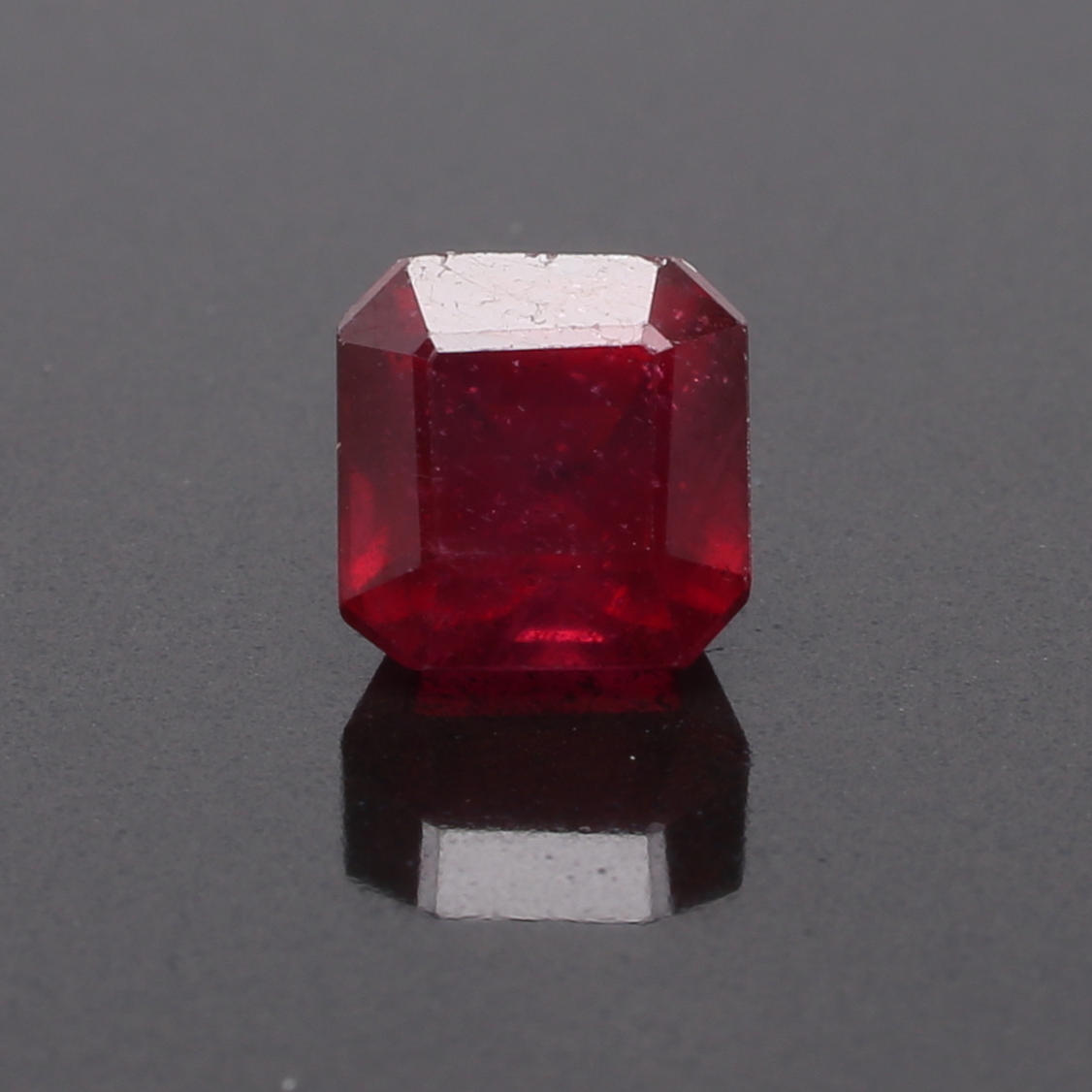 RUBIN, röd, 2,54 ct.