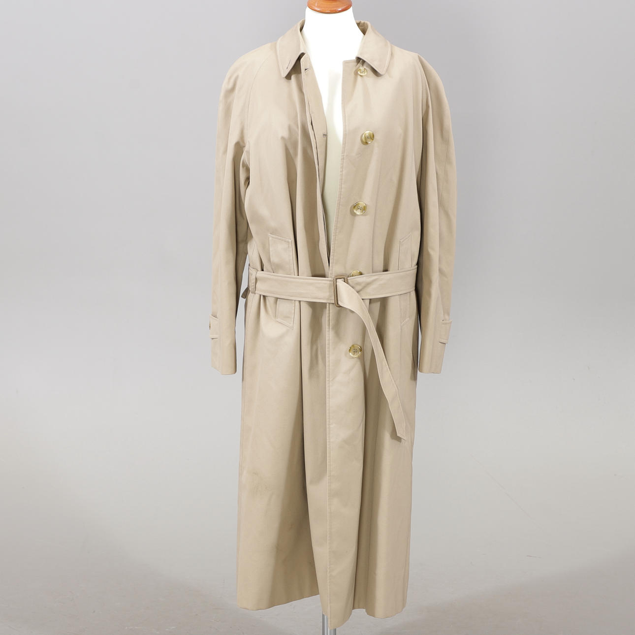 BURBERRY, trench coat, size C15.