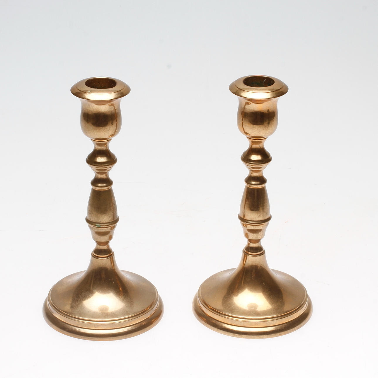 LJUSSTAKAR, ett par, Bersbo 1976.