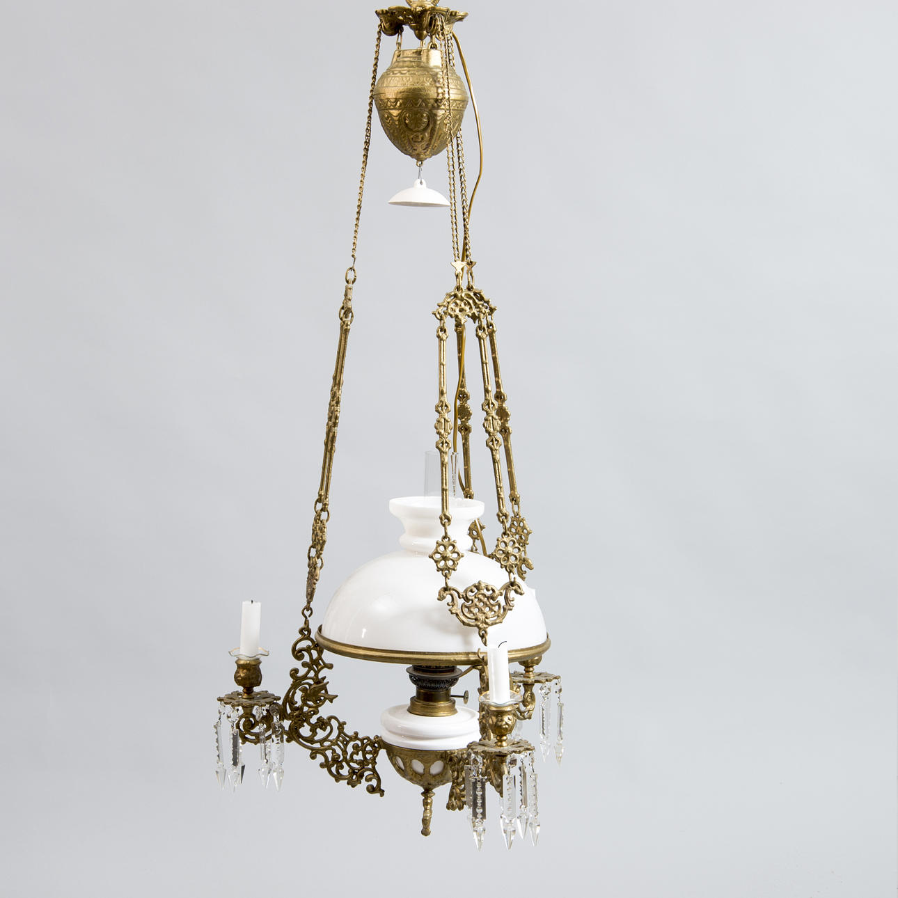 TAKFOTOGENLAMPA, bronserad metall med glaskupa, sekelskiftet 1800/1900.