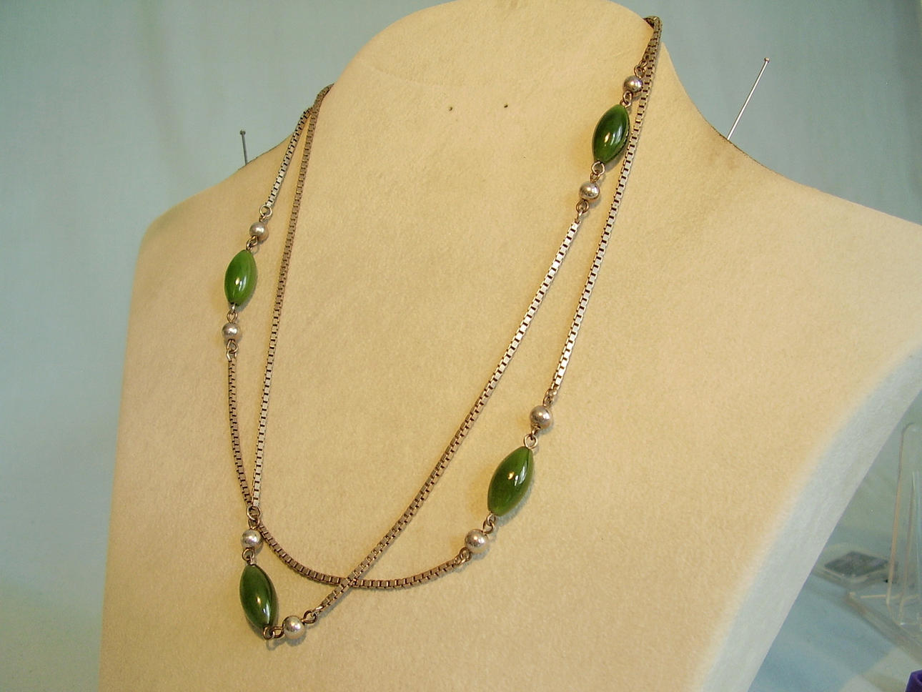 CHARLESTON HALSBAND MED JADE SILVER 835.