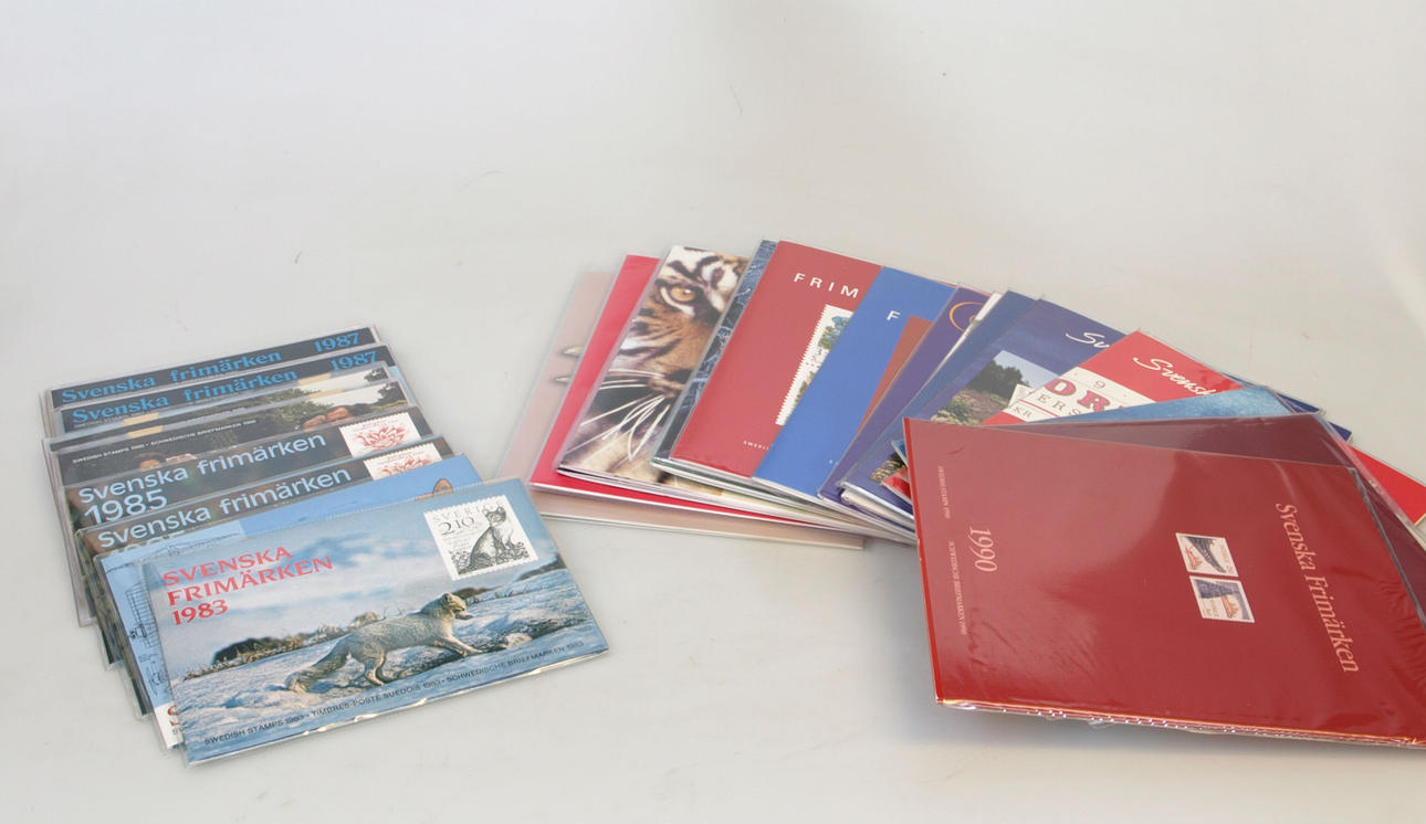 FRIMÄRKEN, årssatser, 24 st, Svenska Frimärken, 1980-90-tal.