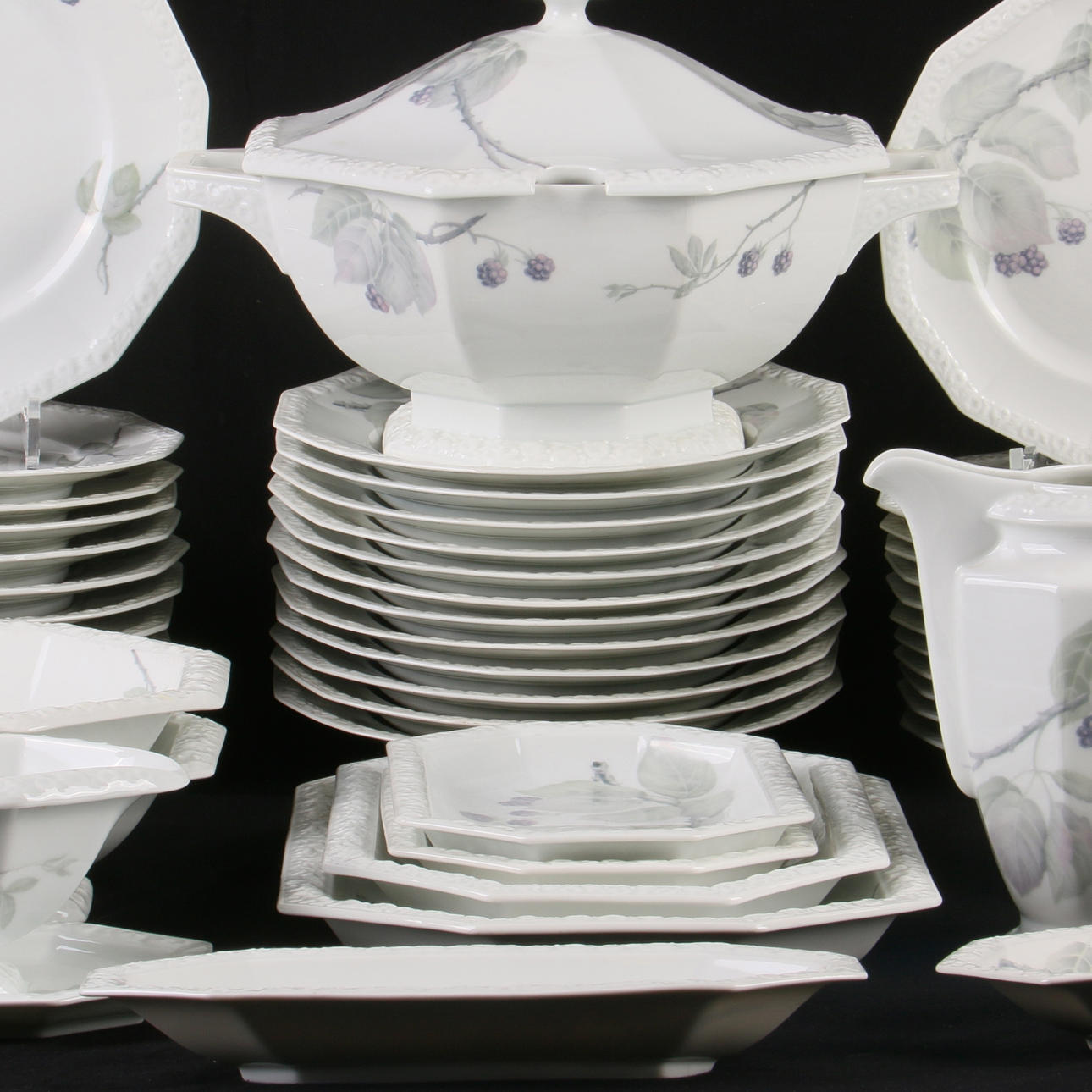 MATSERVIS, 59 delar, porslin, "Maria Björnbär", Rosenthal, 1900-tal.