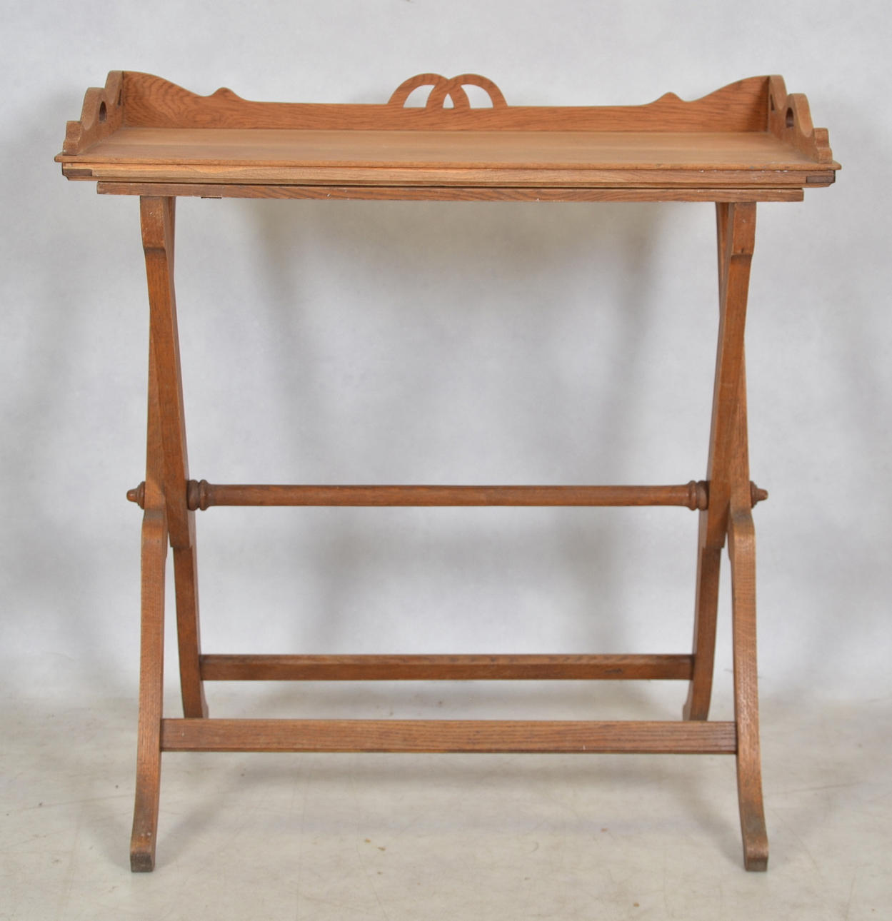 BRICKBORD, trä, med lös bricka.