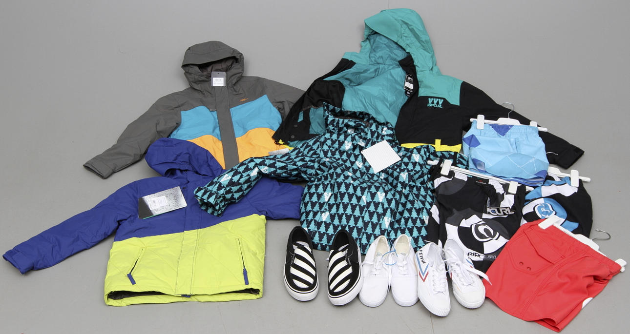 NYA KLÄDER, 11 del, storlek 140/10 junior, konkursen efter first aid.