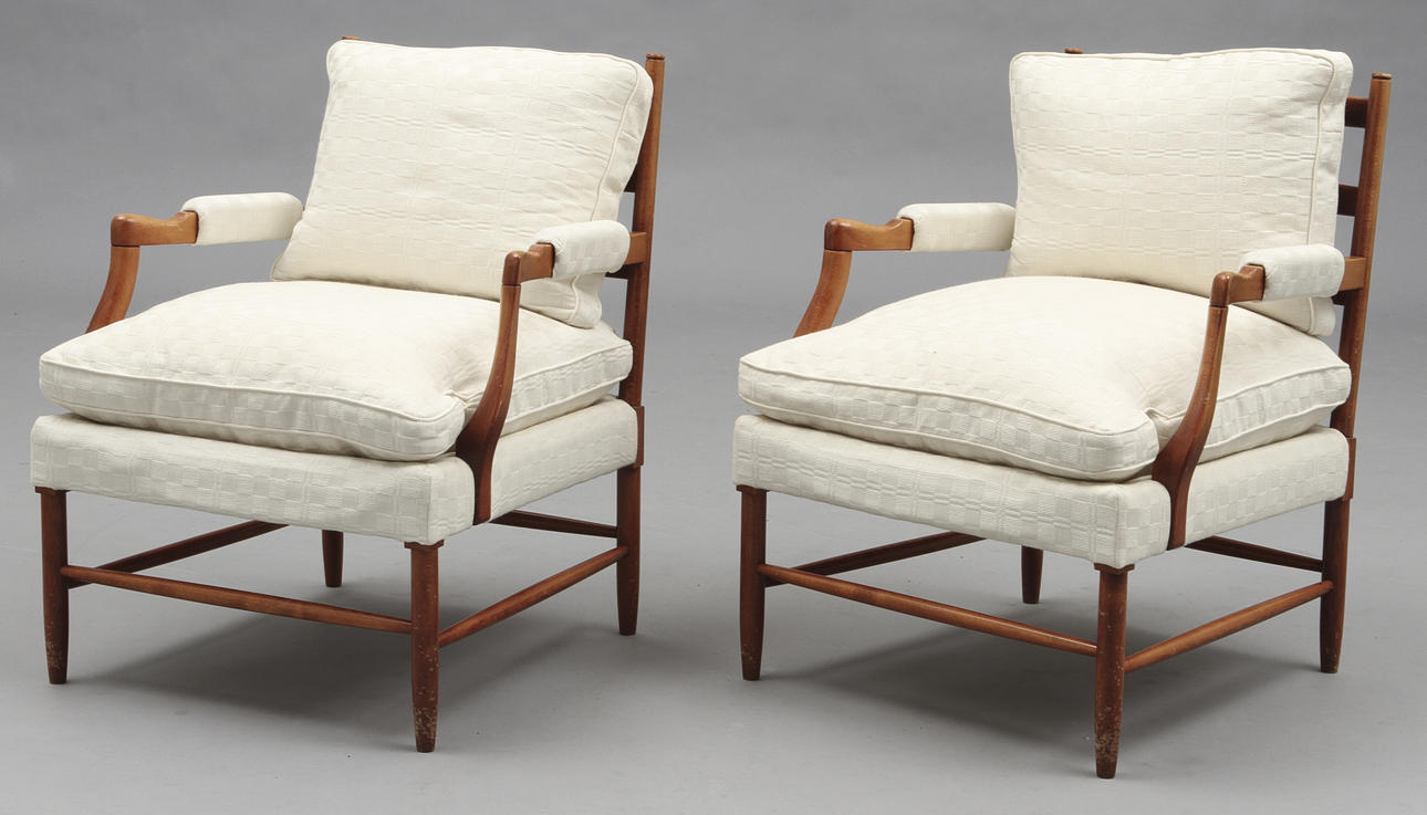 FÅTÖLJER, ett par. Gripsholmsmodell, 1900-tal.