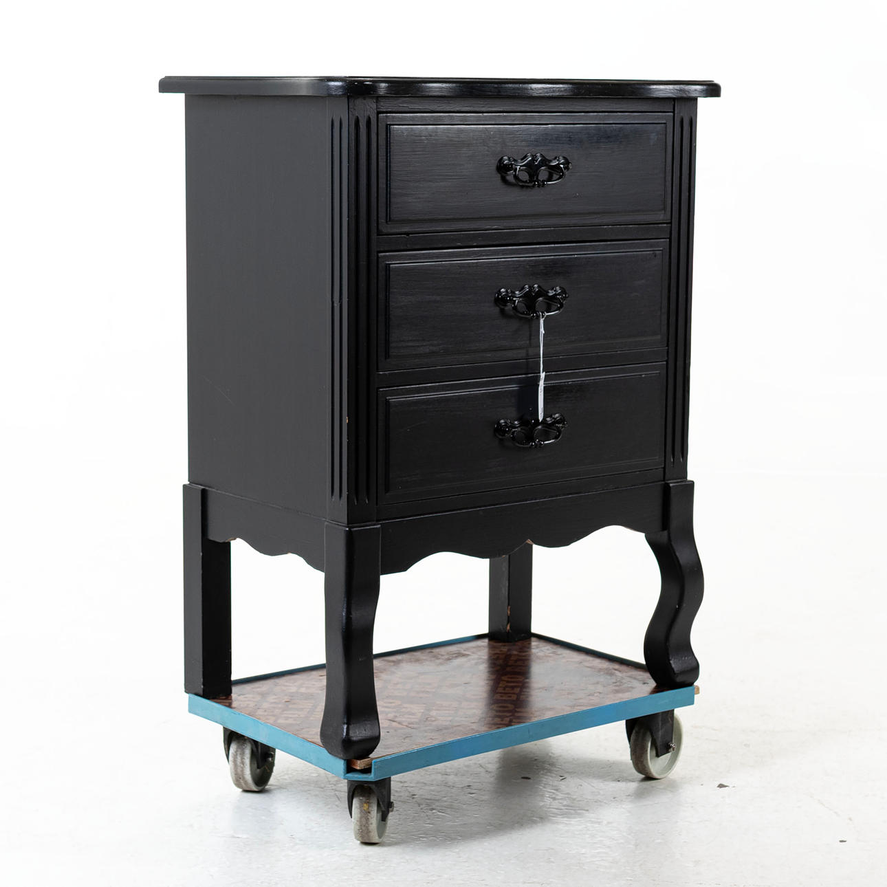 HALLBYRÅ, bemålad, rokokostil, 2000-tal.