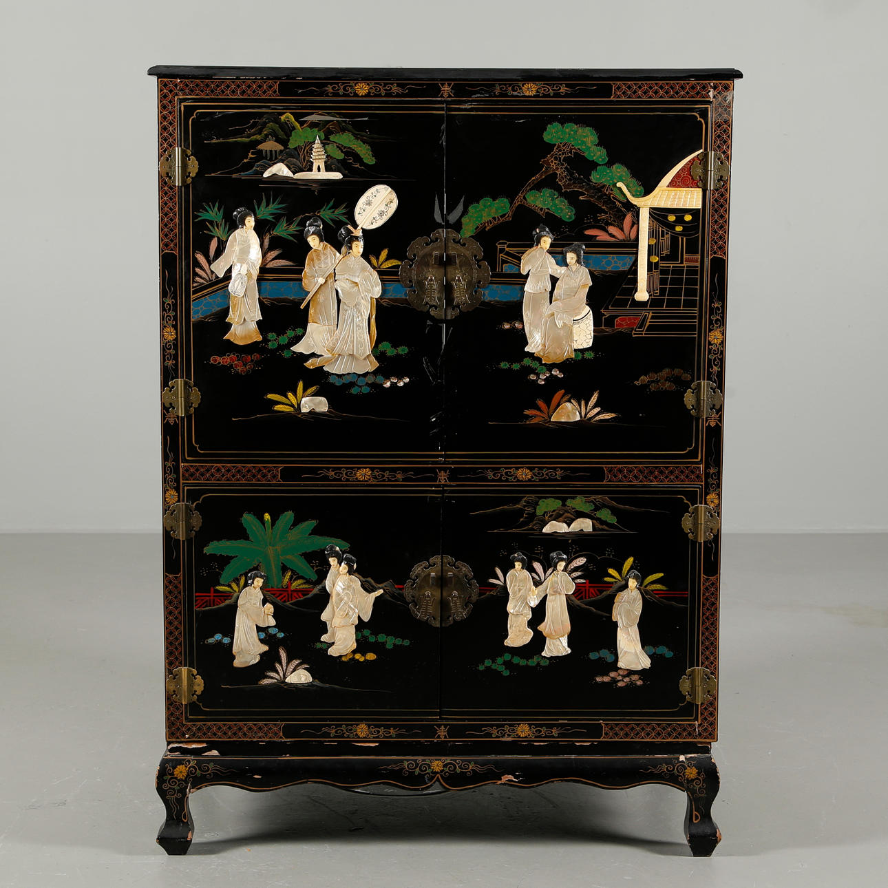 BYRÅ Kina lackarbete, 1900-talets mitt.