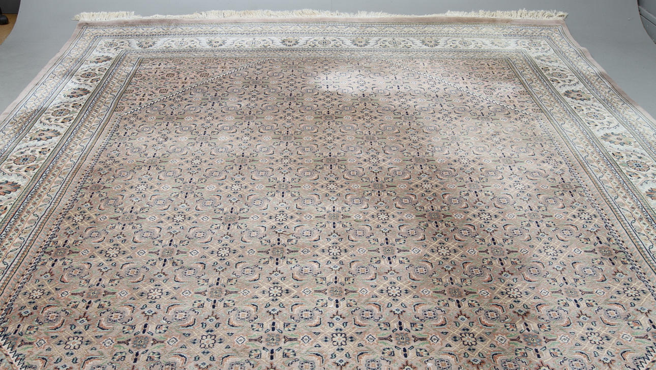 MATTA, orientalisk, ca 400 x 305 cm.