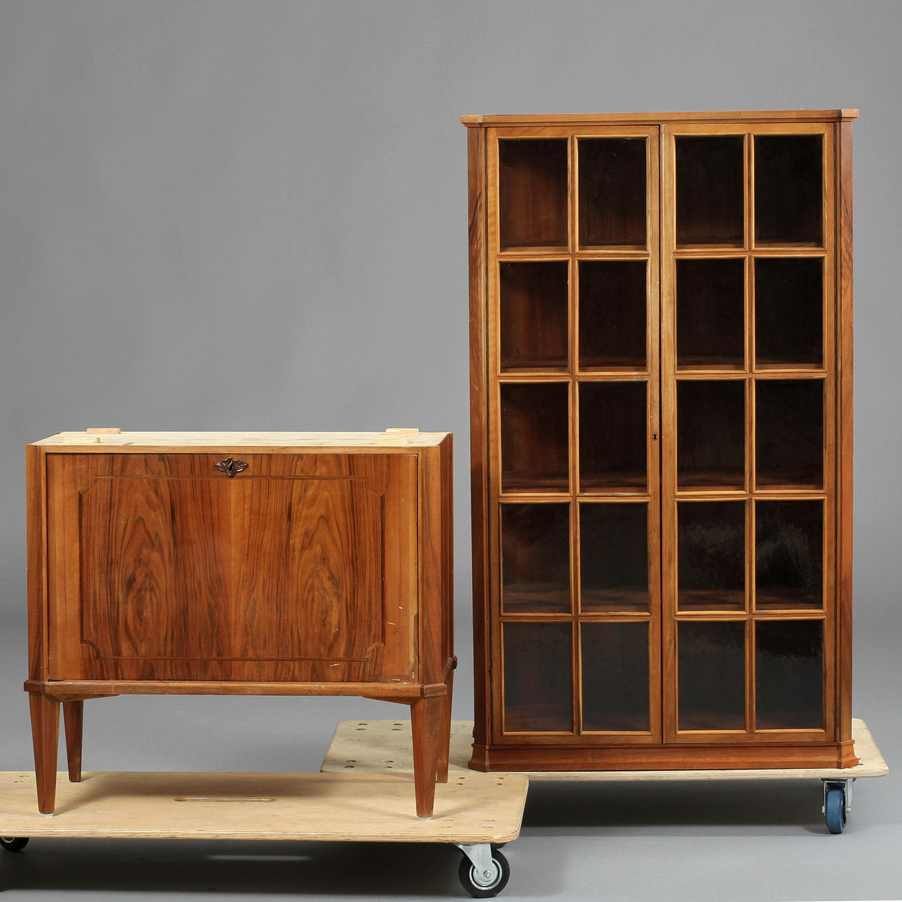 VITRINSKÅP, 1900-tal.