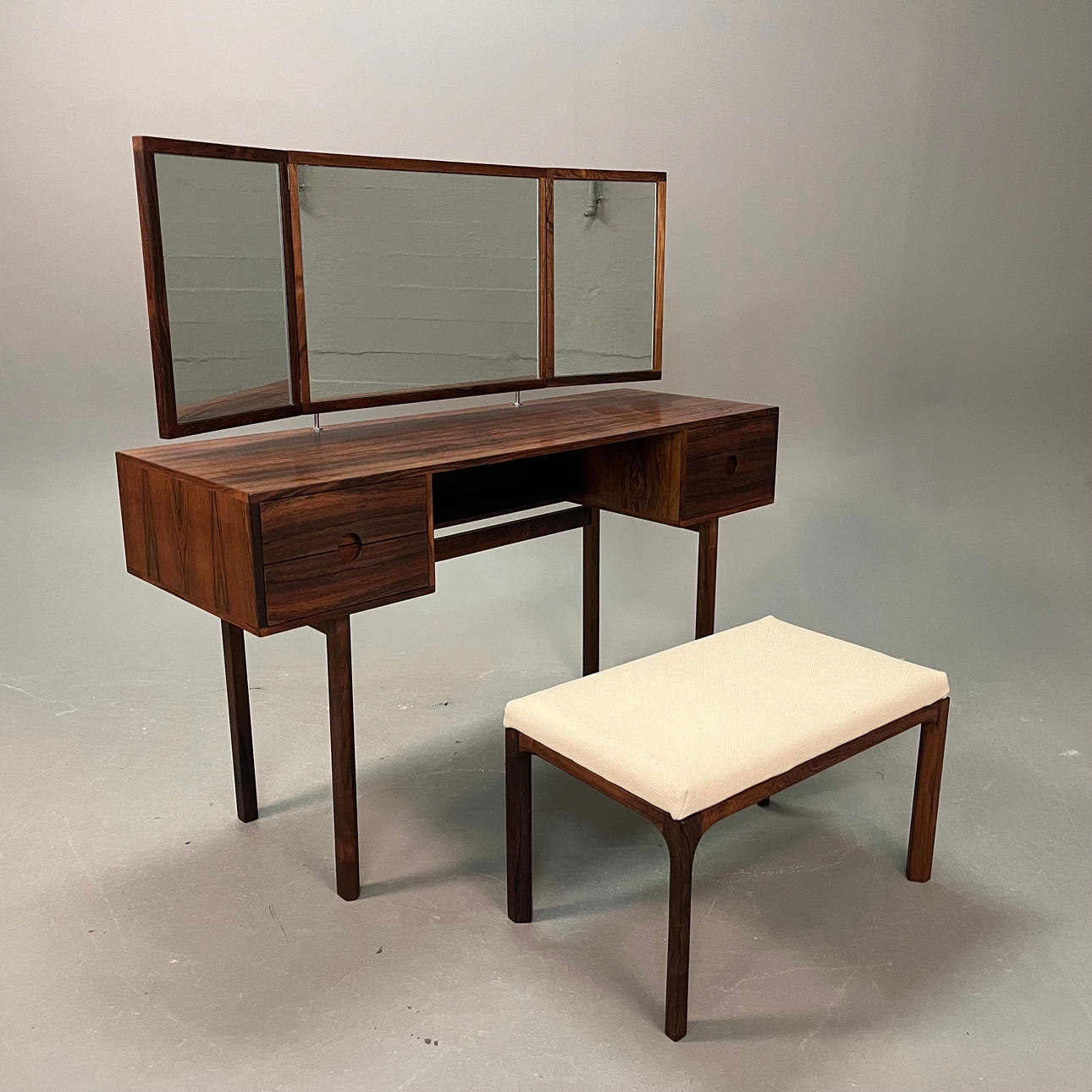 AKSEL KJERSGAARD. Dressing table with pallet. Jakaranda, Odder Denmark.