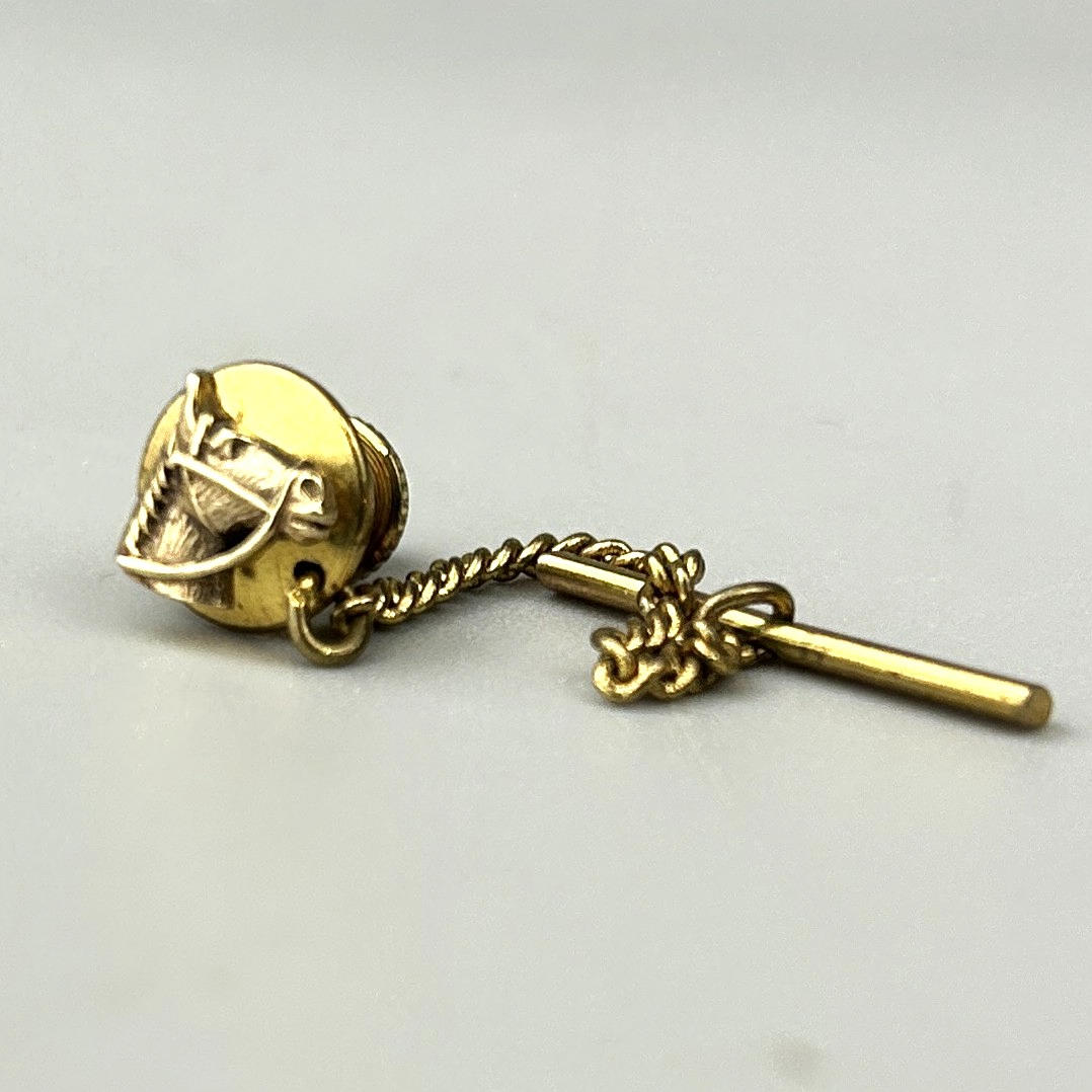 9ct HORSE HEAD TIE PIN.
