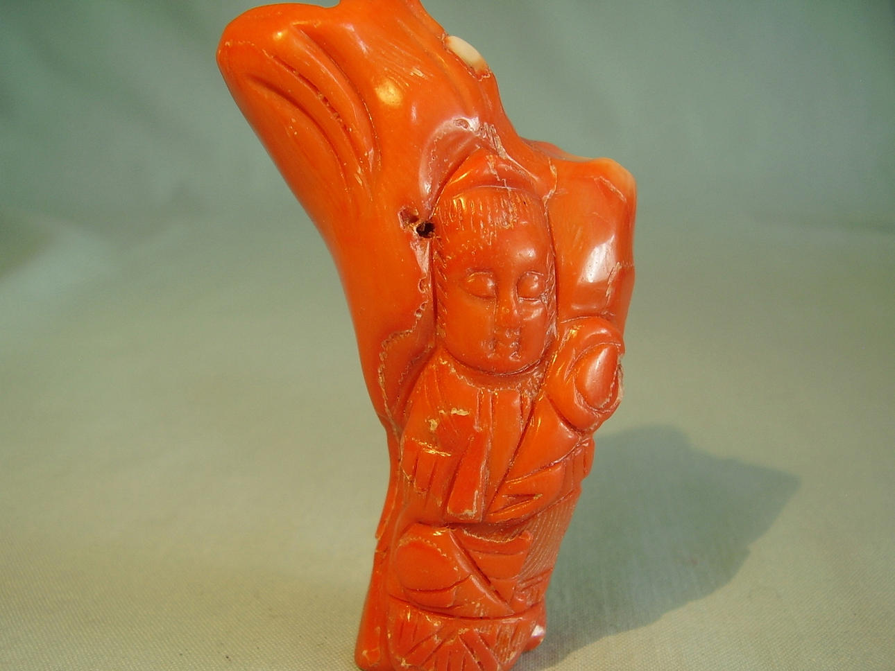 KORALL BUDDHA HANDGJORDA 71 GRAM.