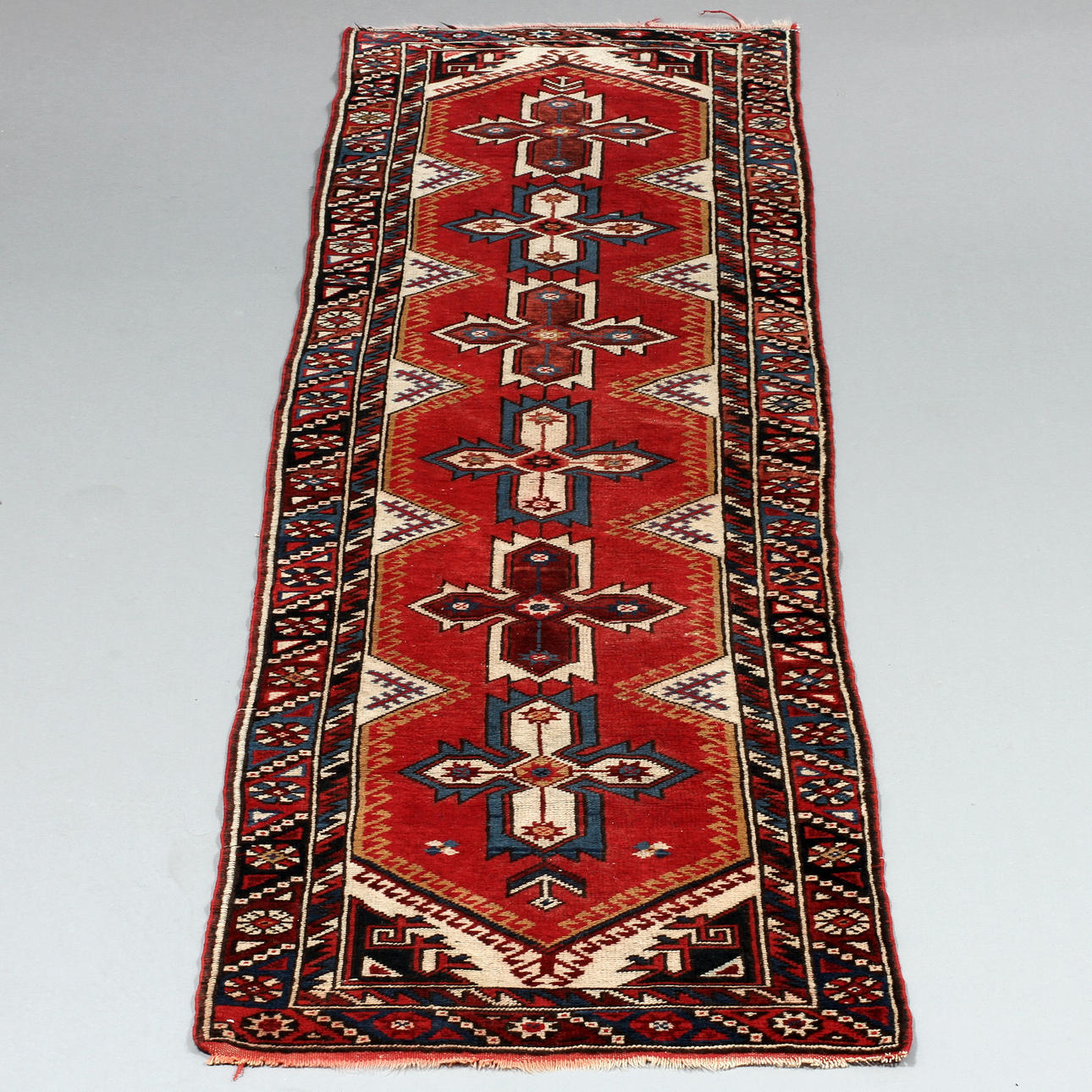 MATTA, semi-antik, troligen kaukasus, 284 x 72 cm.