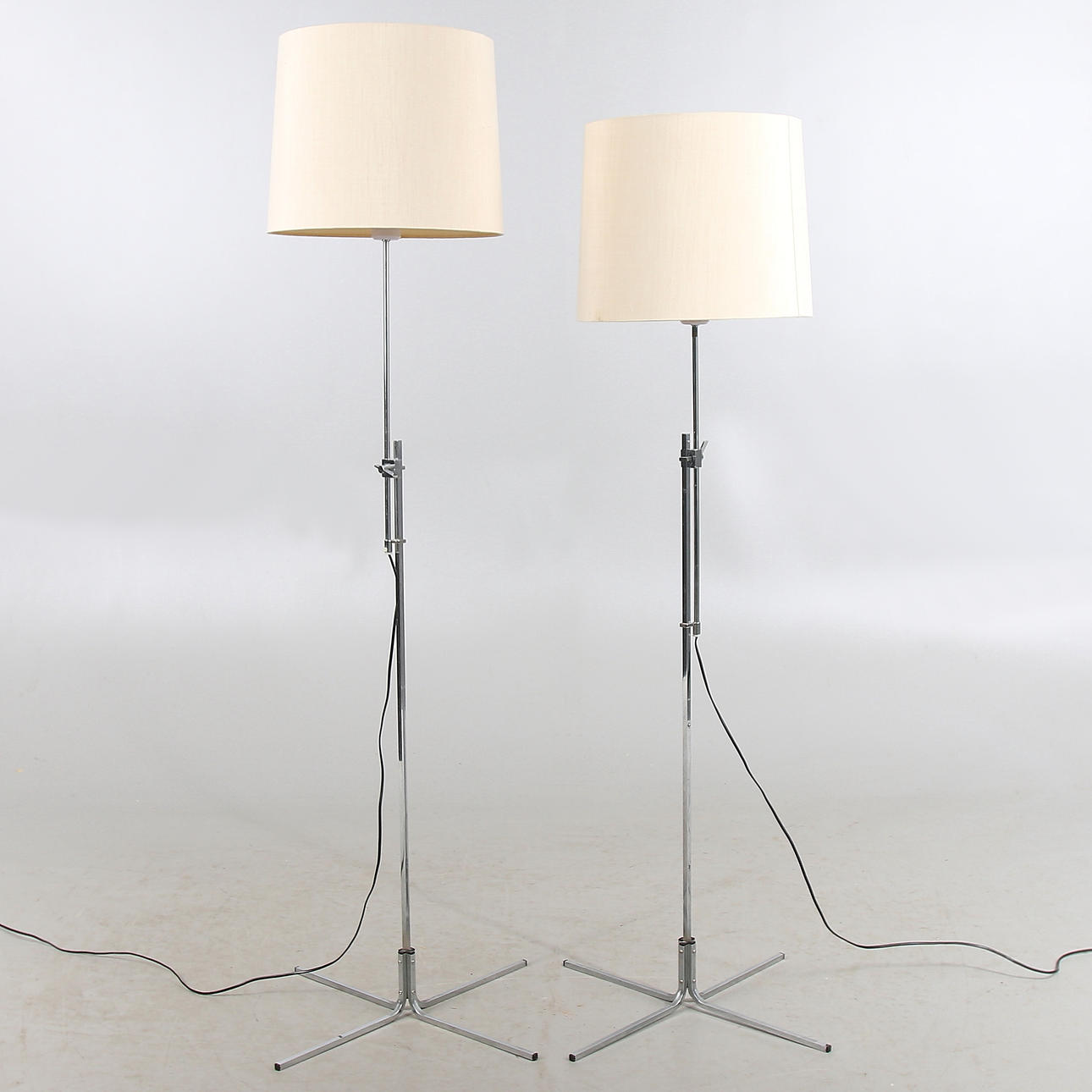 GOLVLAMPOR, 2 st, krom, GK belysning, 1960/70-tal.