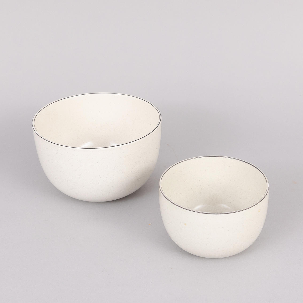 STIG LINDBERG. A set of 6 stoneware 'Birka' tableware parts