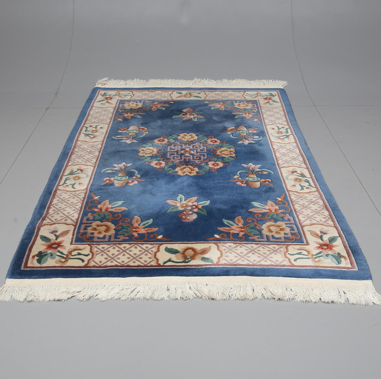 MATTA, Kina, 233 x 155cm.