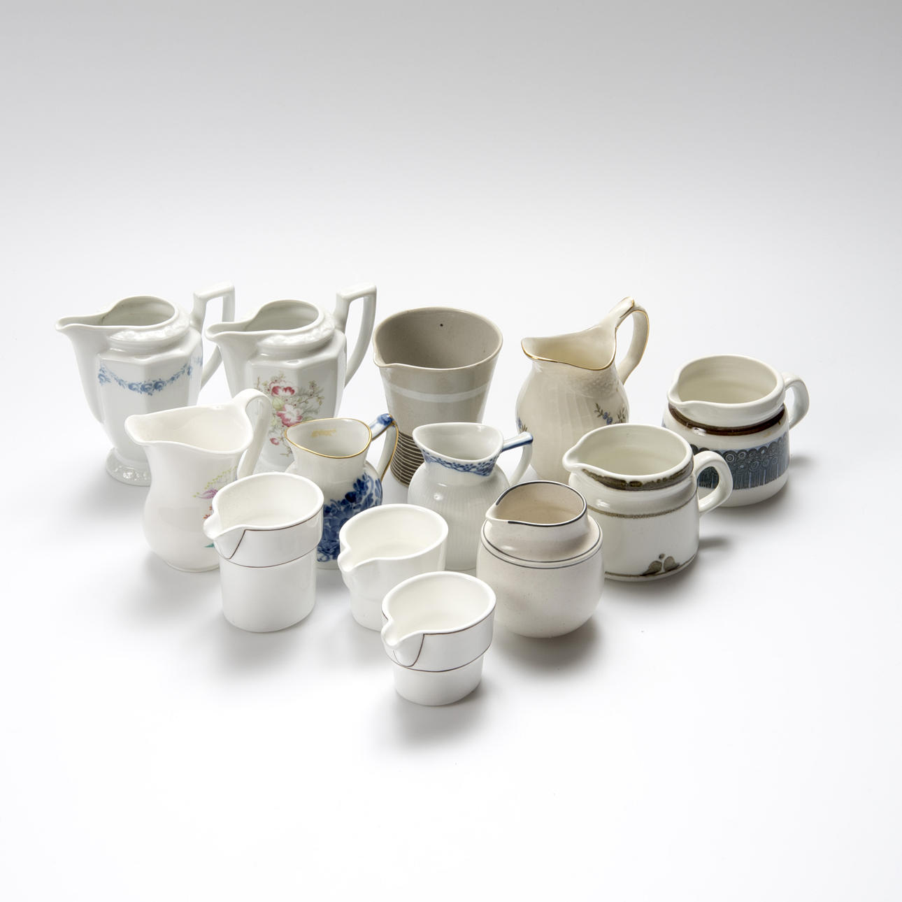 GRÄDDKANNOR, bl.a. Royal Copenhagen, Rosenthal och Rörstrand.