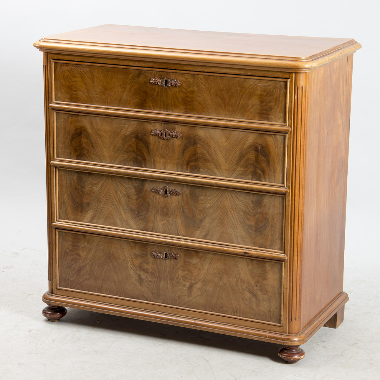 BYRÅ, 4-lådig med lådinredning i topplådan, mahogny, 1800-tal.