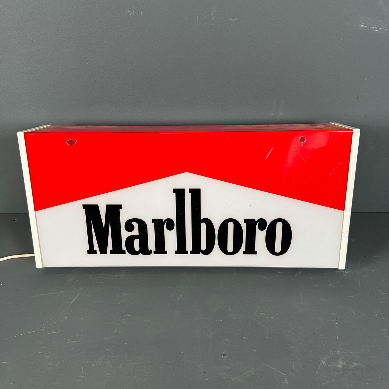 MARLBORO, a light sign, 1970s/80s. Collectables - Advertising