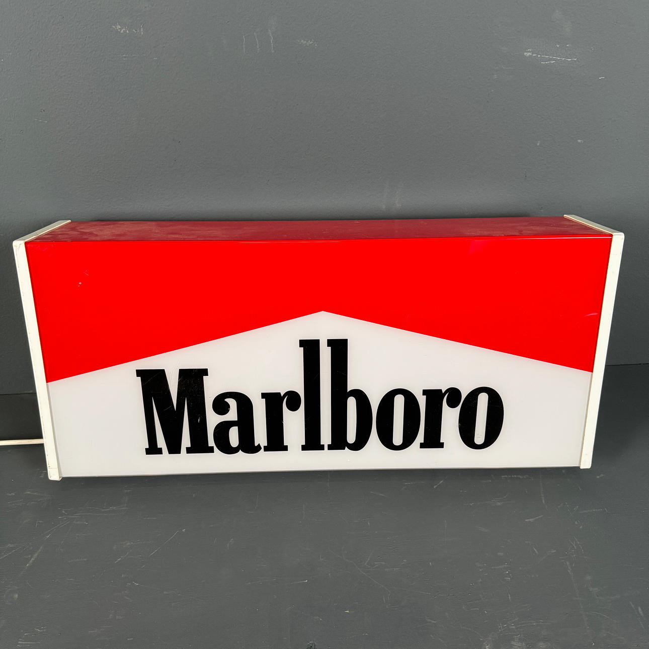MARLBORO, a light sign, 1970s/80s. Collectables - Advertising
