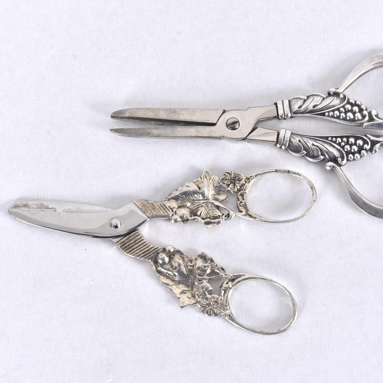 GRAPE SHEARS, 2 pcs, silver with steel blades.