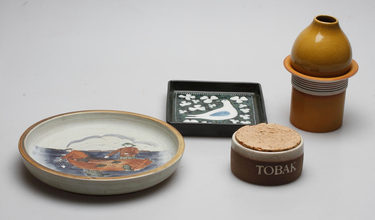 KERAMIK, 5 delar, Gustavsberg, Rörstrand och Signe Persson-Melin.