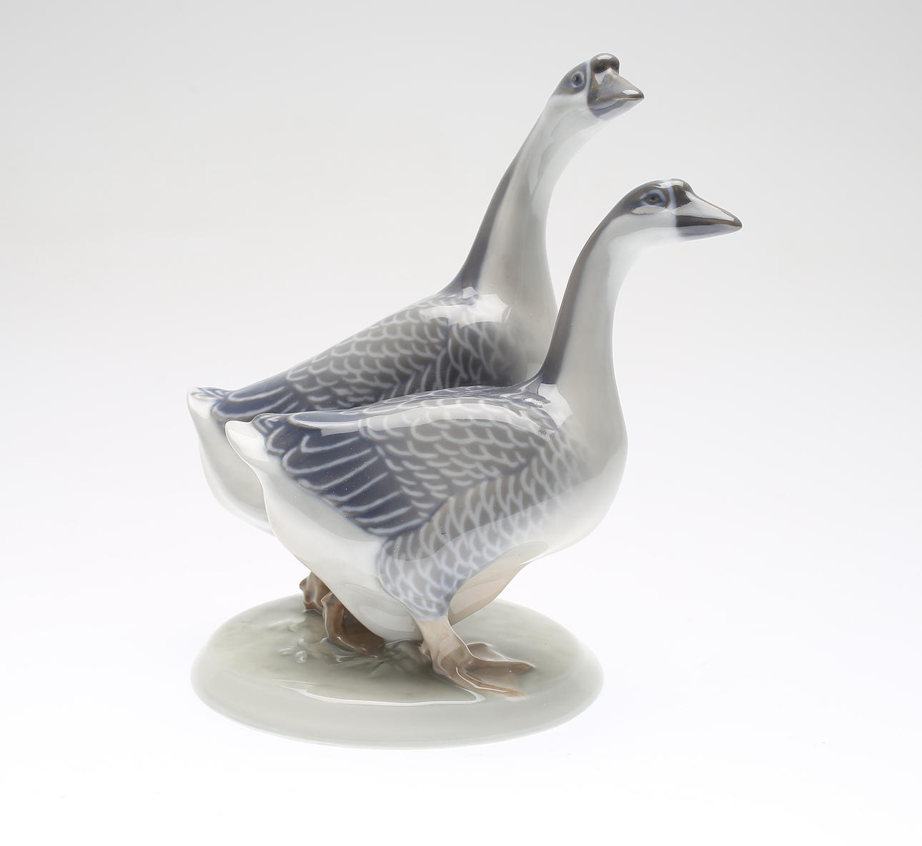 FIGURIN, porslin, Royal Copenhagen, märkt 2068.