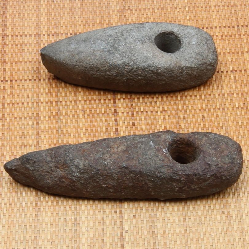 HÅLYXOR, 2 st, Sverige, Stenålder.