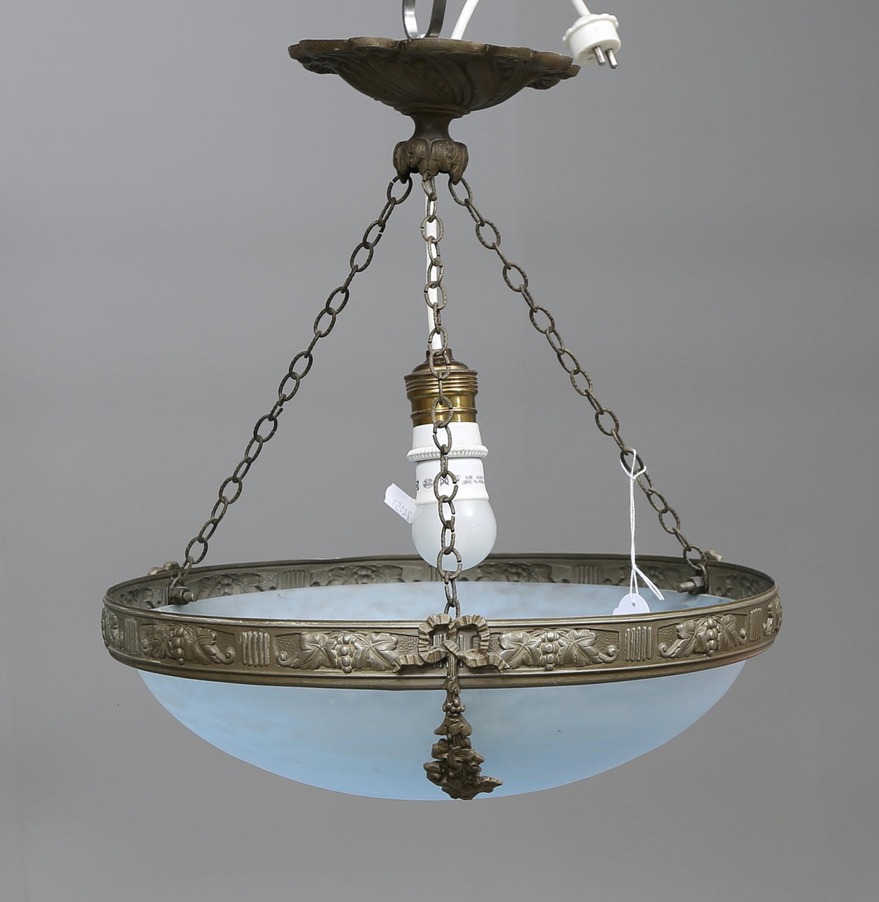 TAKAMPEL, mässing och glas, 1900-talets första hälft.