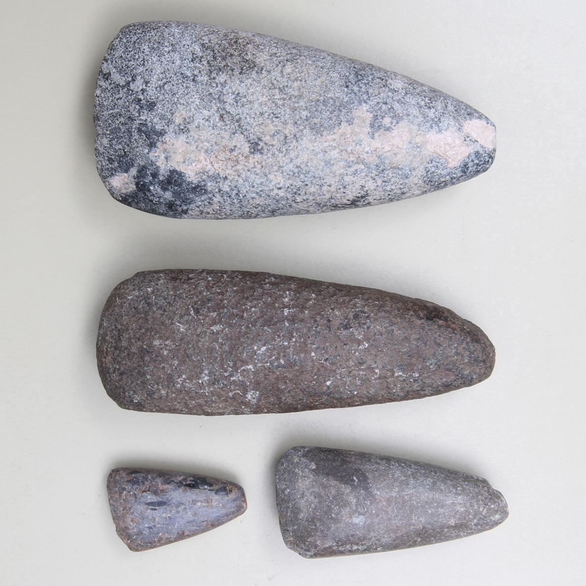 BERGARTSYXOR, 4 st, Sverige, Stenålder.