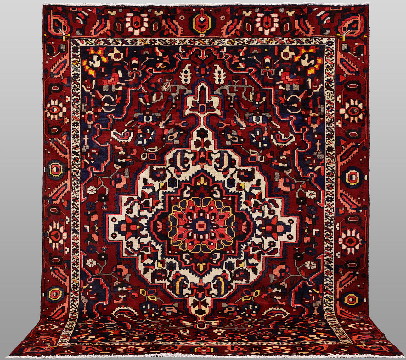 CARPET. Baktiari, 312 x 207 cm.