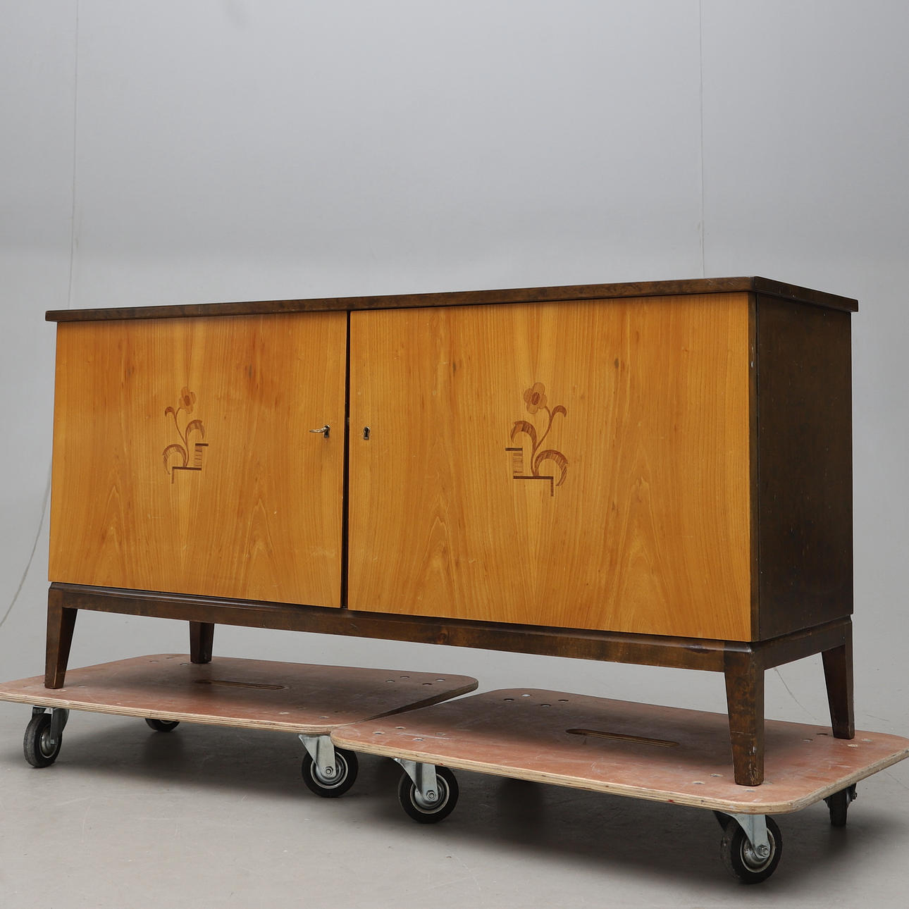 SIDEBOARD. Swedish Grace, 1930-tal.