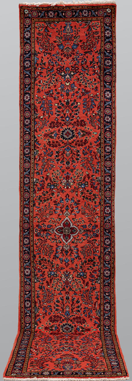 CARPET. Saruk fine gallery model, 394 x 84 cm.