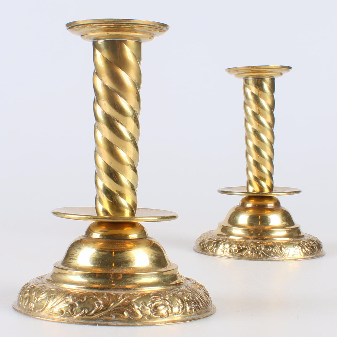 LJUSSTAKAR, ett par mässing, barockstil, 1900-tal.