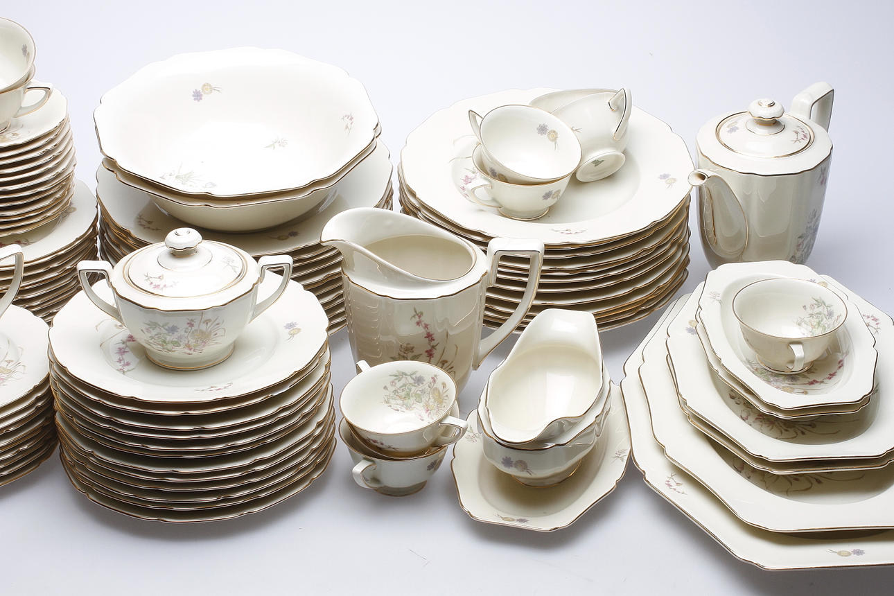 SERVIS, 82 delar, porslin, Heinrich, Bavaria, Tyskland.