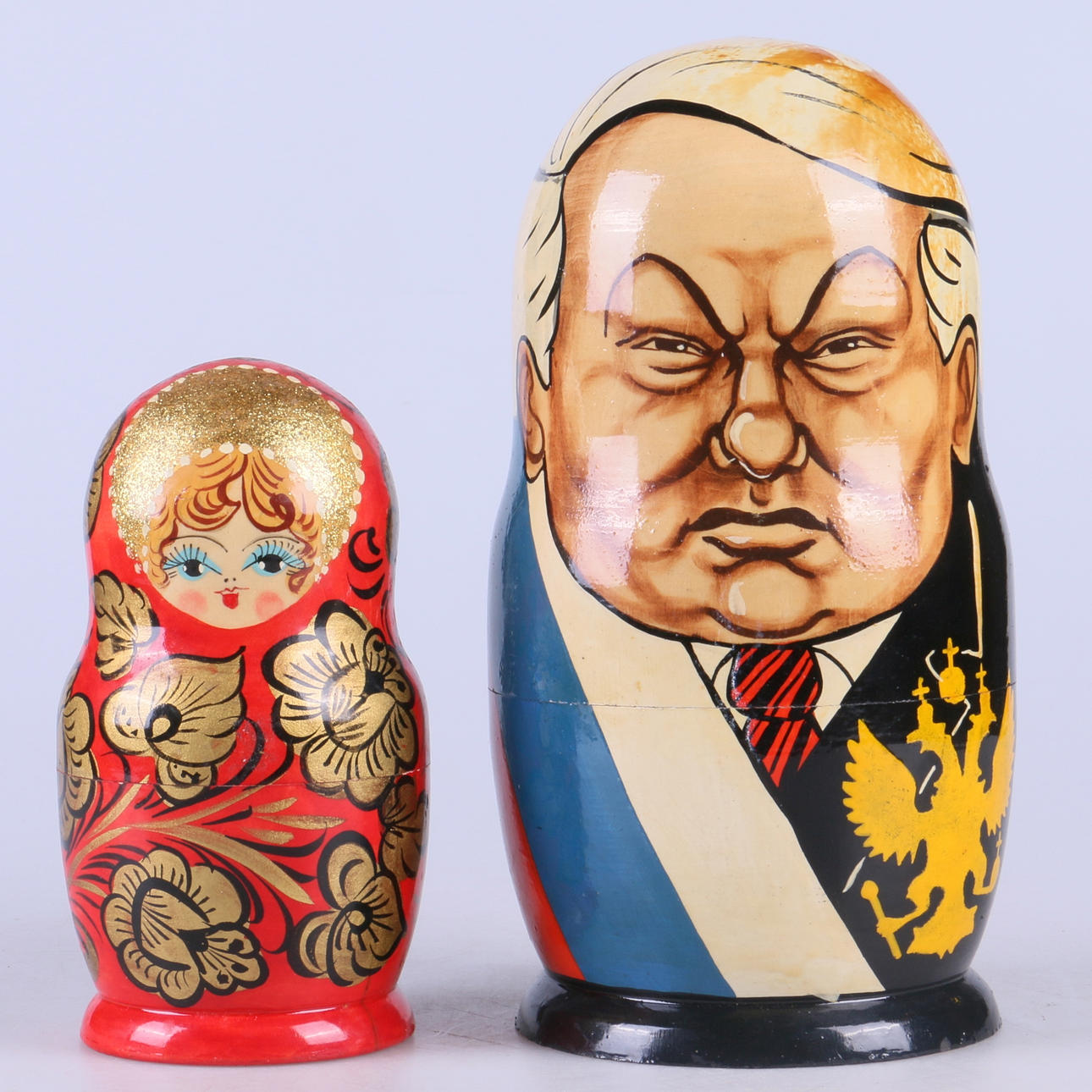 BABUSCHKOR, 2 st, varav ena med Rysslands presidenter, Ryssland, 1900-tal.