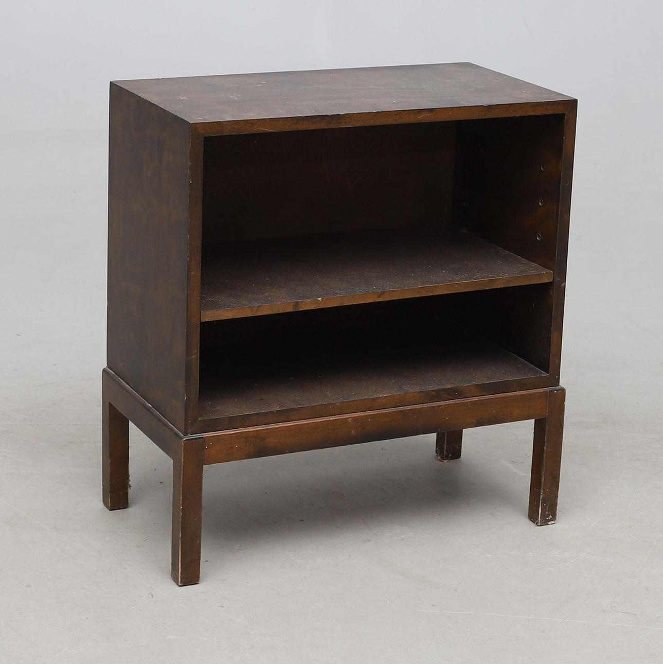 A lamp table with shelf, Art Deco, circa 1930.