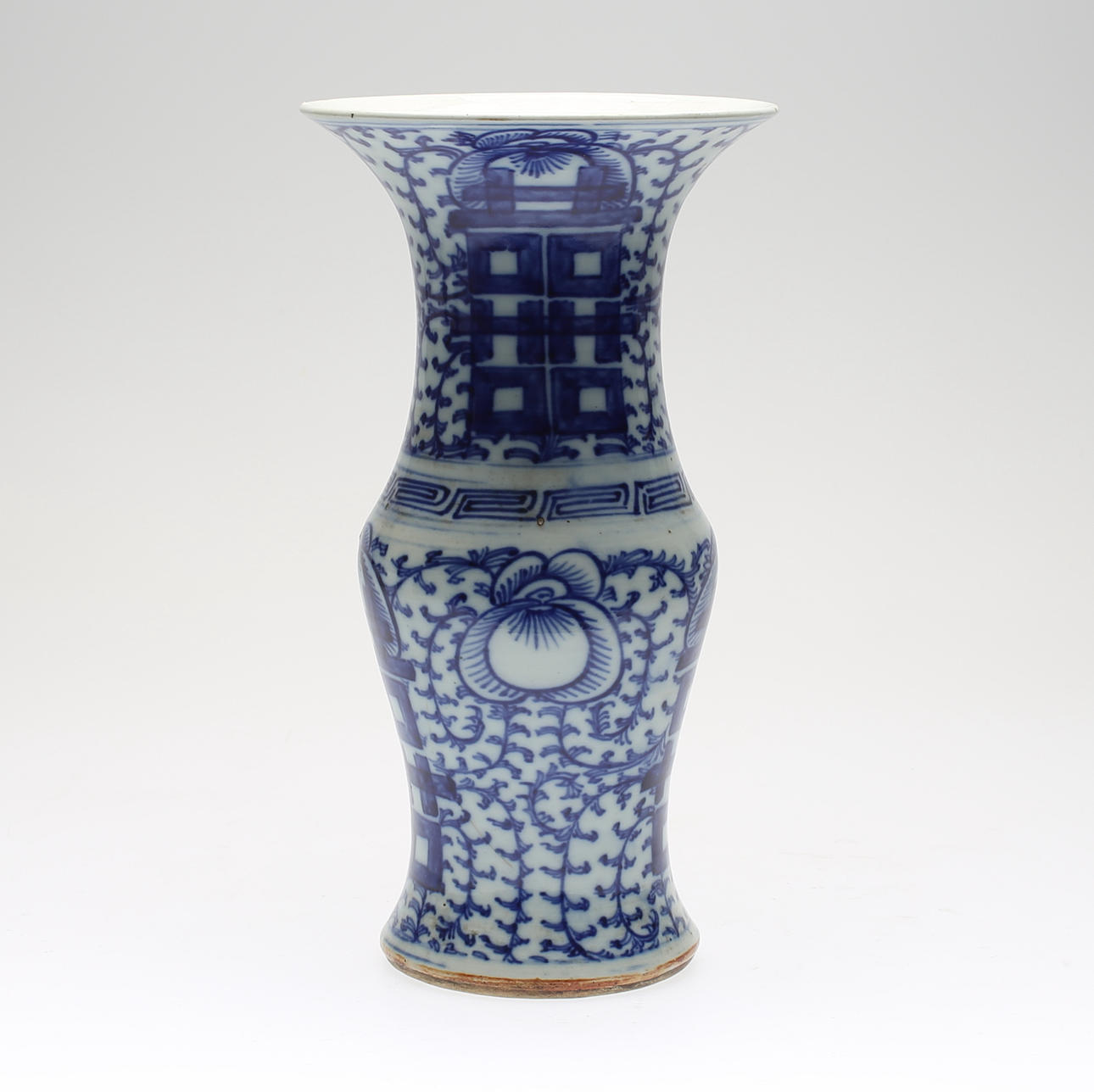 TRUMPETVAS, porslin, Kina, 1800-/1900-tal.