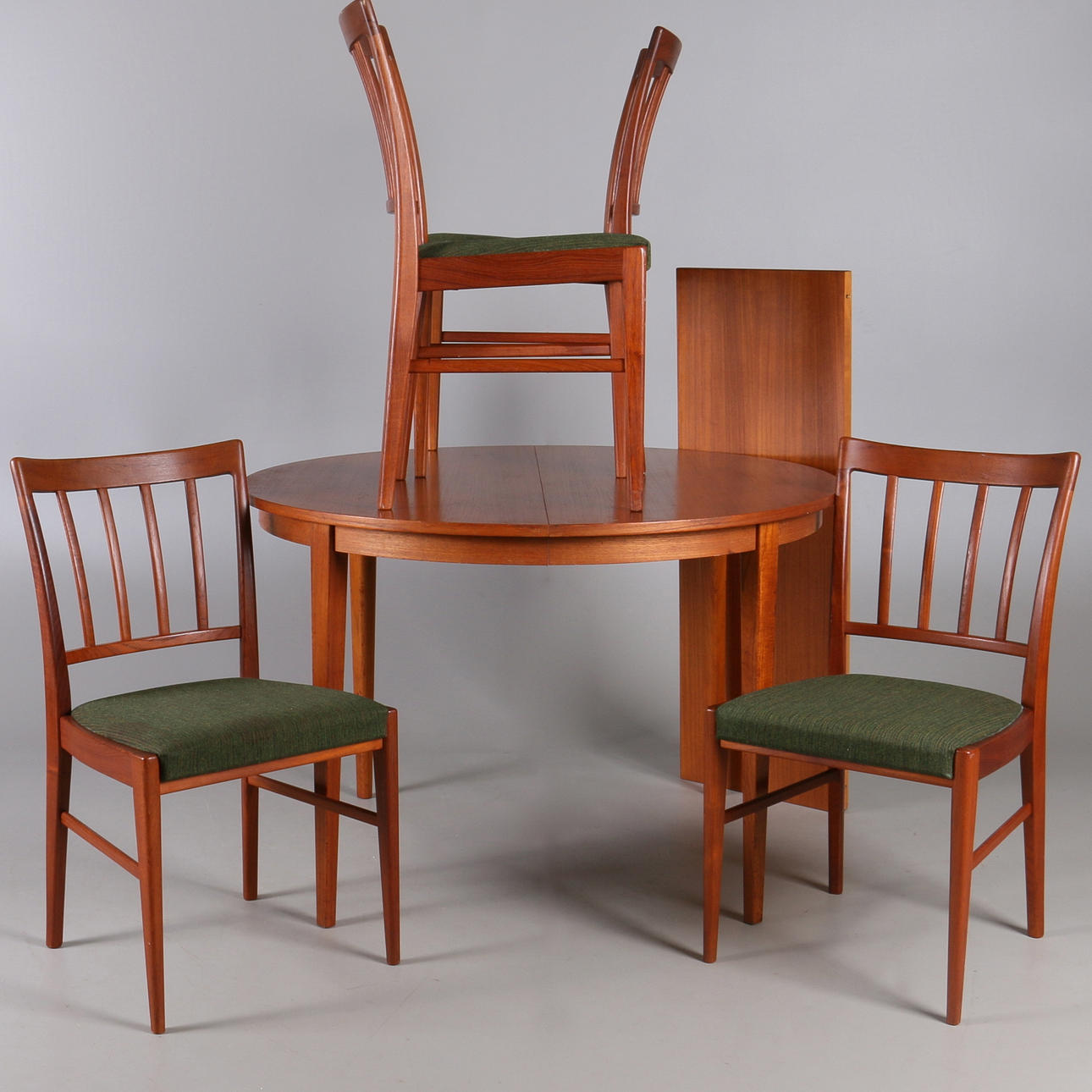 MATGRUPP, teak, 7 delar, 1900-talets tredje kvartal.