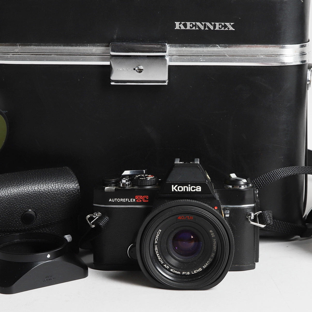 ANALOG KAMERA, med objektiv, Konica.