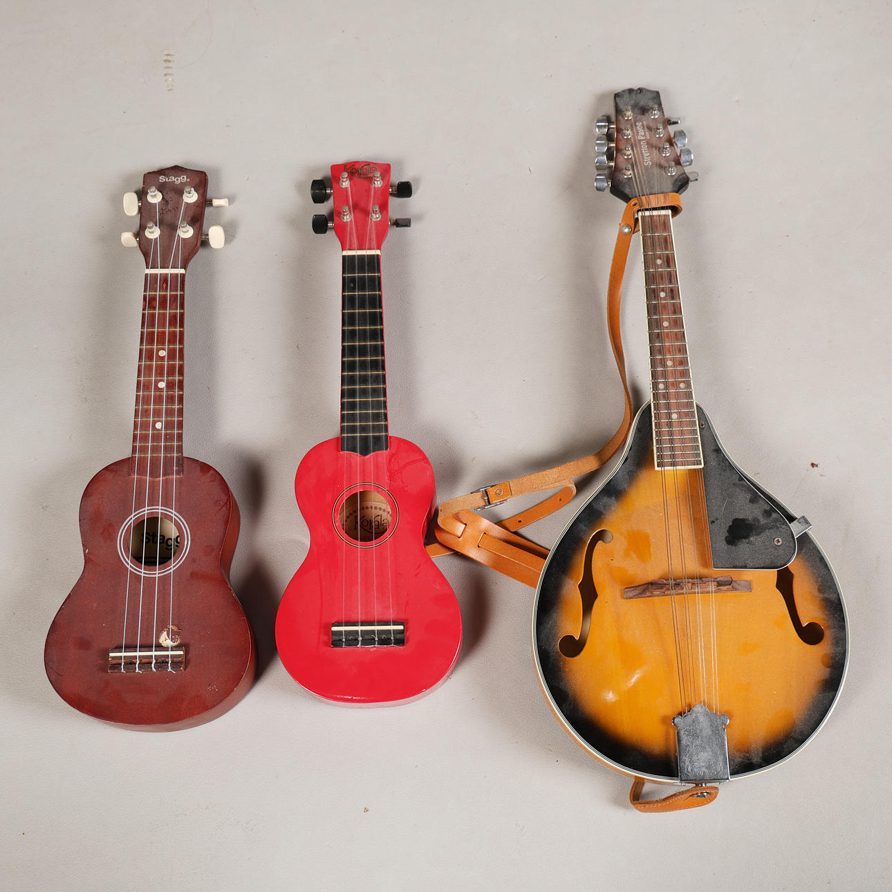 A STRETTON PAYNE MANDOLIN & TWO UKULELE'S (3). Collectables - Musical ...