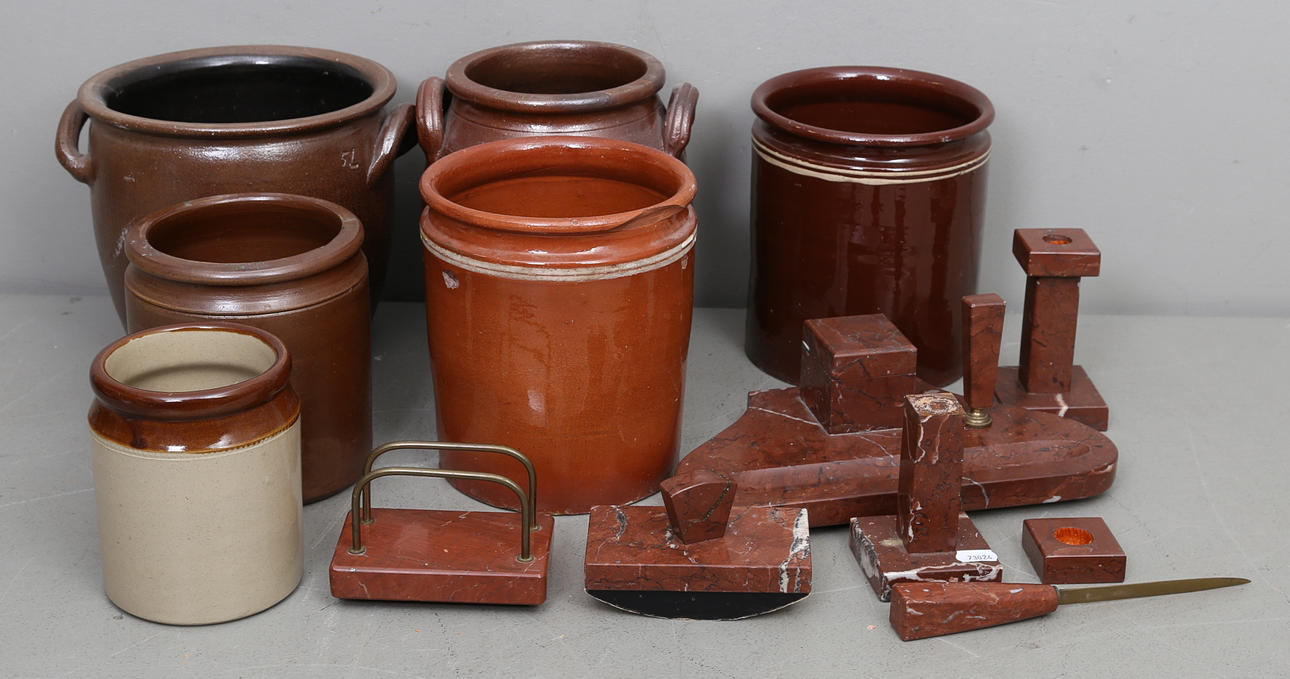 KRUKOR OCH SKRIVBORDSUPPSATS.