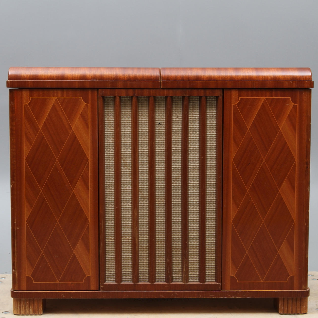 RADIO/GRAMMOFONMÖBEL, Conserton Typ V583, Stern & Stern, 1900-talets första hälft.