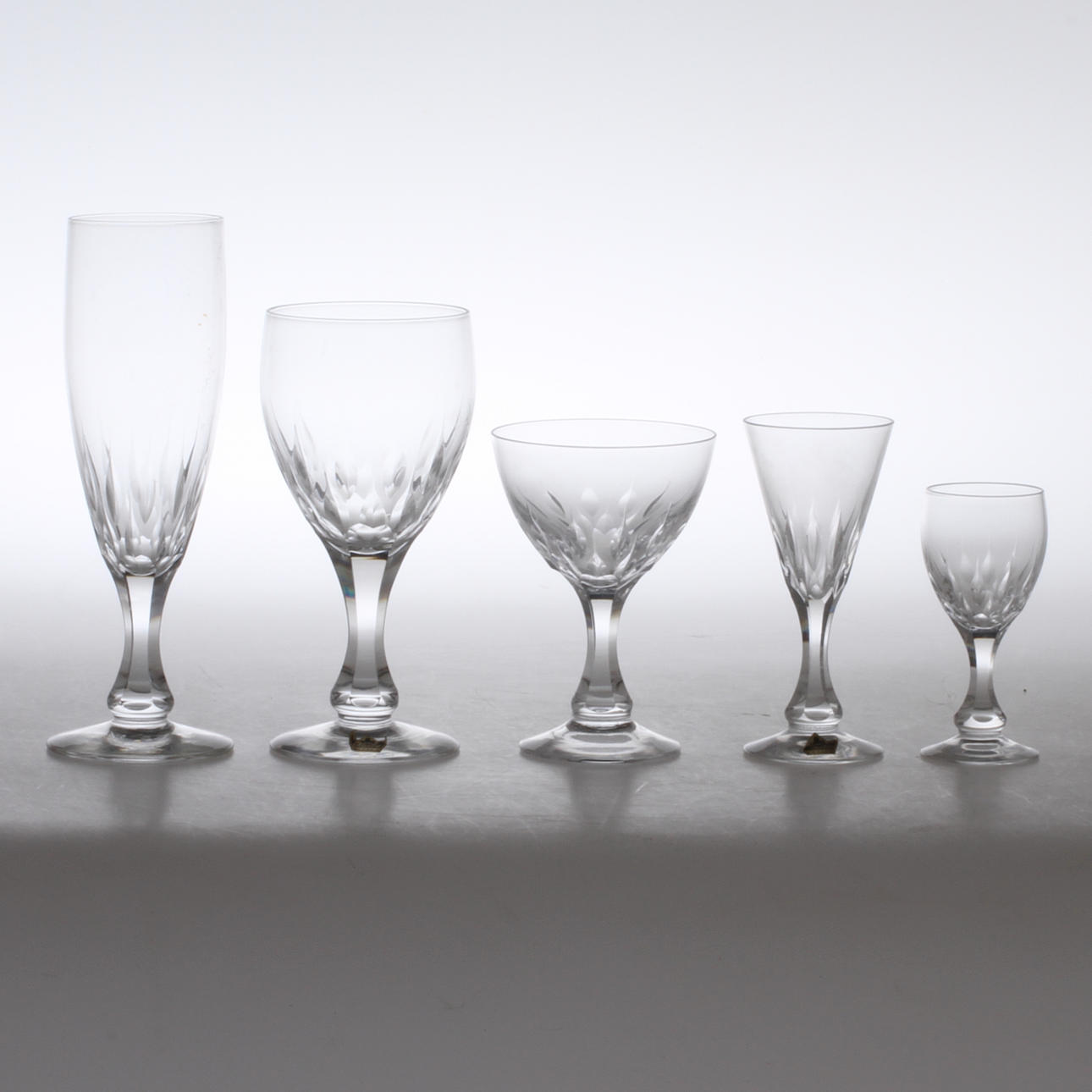 GLASSERVIS, 41 delar, "Fontän", Vicke Lindstrand, Kosta.