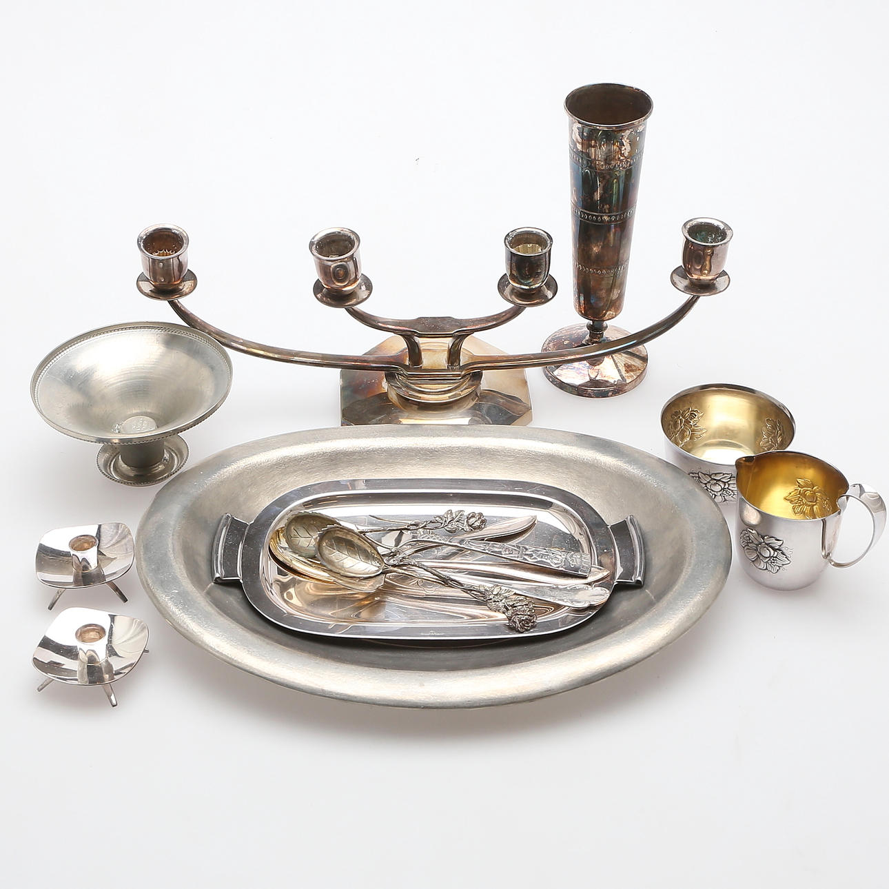 BORDSTILLBEHÖR, 17 delar, silver, tenn, nysilver, 1900-tal.