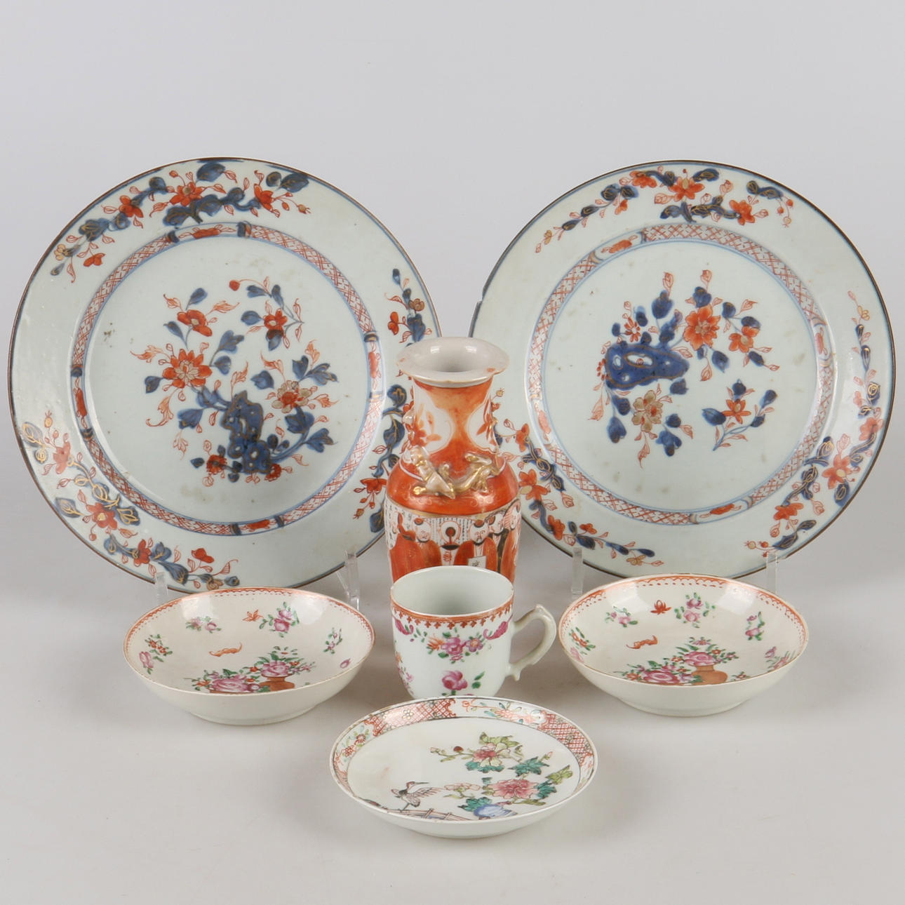 TALLRIKAR, fat, kaffekopp samt vas, 7 delar, porslin, Kina/Japan, 1900-tal.